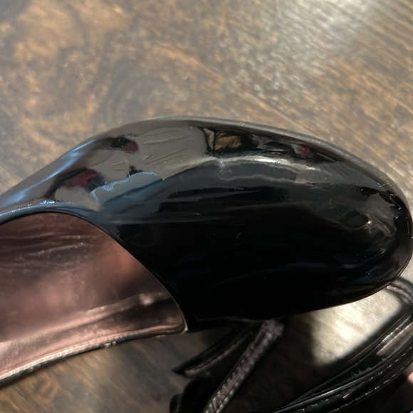 👟 3 for $36 👟 Shiny black bow heels - Picture 9 of 10